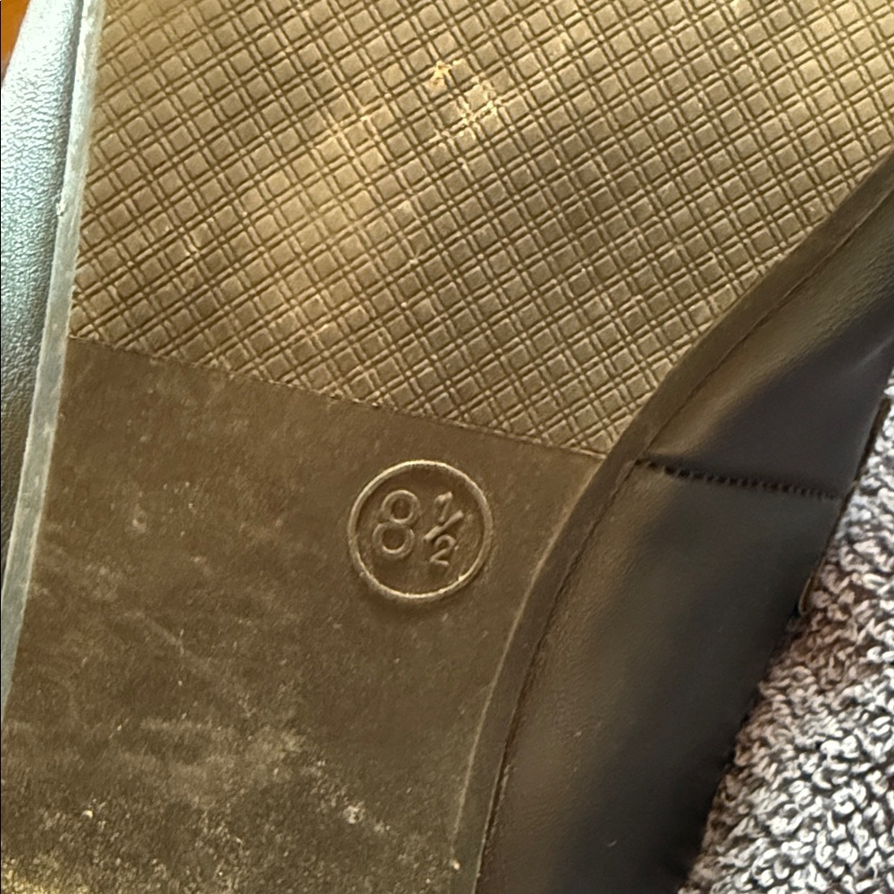Big Buddha Black Leather Slip-On Loafers with Gold Buckle 8.5 - Picture 3 of 8